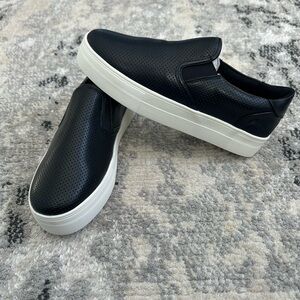 🔥🆕🔥 JustFab Eloise Platform Slip-On Sneakers - Black Caviar - Size 7 (NIB)